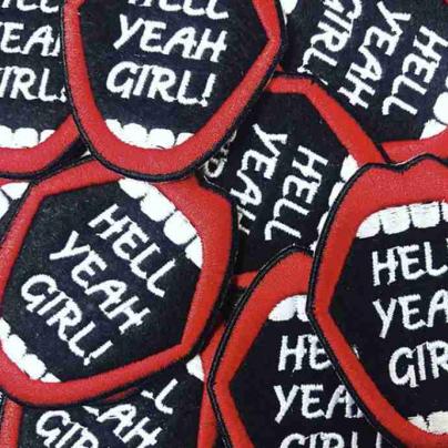 Patchs & Stickers Patch brodé bouche « Hell yeah girls »
